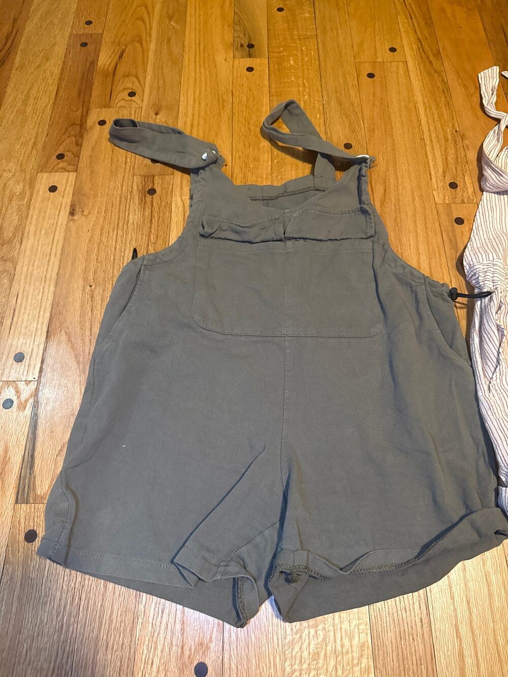 Women’s Green Overall Shorts Romper Sz S Shortalls Casual Summer Utility
